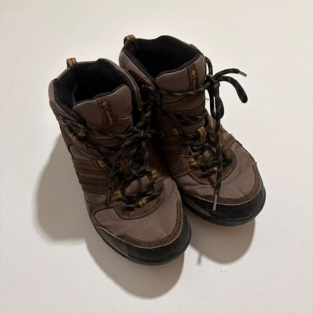 Brown Columbia Hiking Boots Size 9.5 - good condition - waterproof